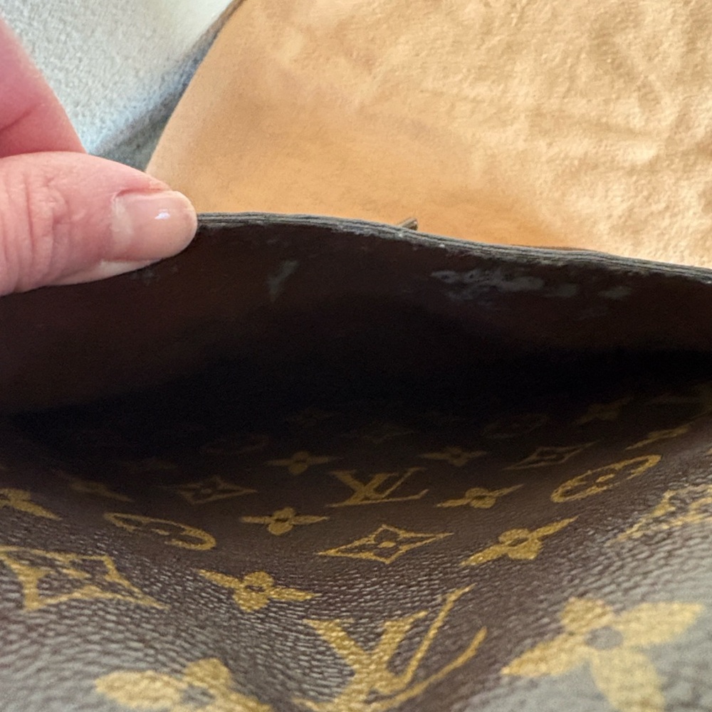 Authentic Louis Vuitton Saint Cloud GM Monogram Crossbody Shoulder Bag - Picture 15 of 17